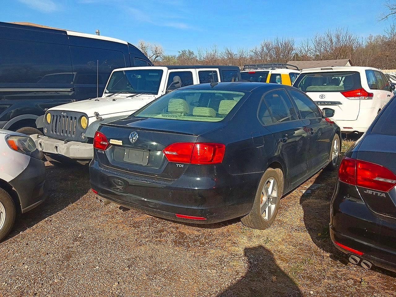 2011 VOLKSWAGEN JETTA