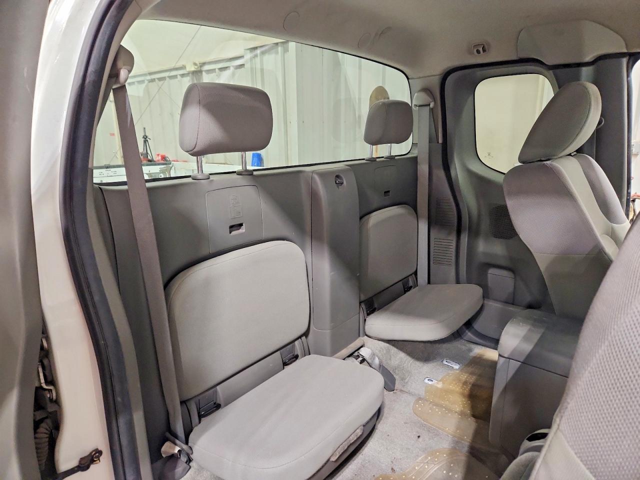 2012 NISSAN Frontier