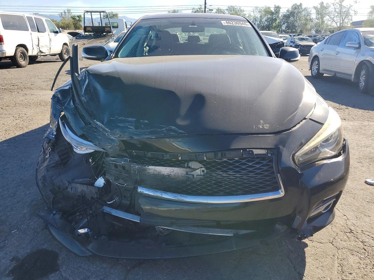 2015 INFINITI Q50