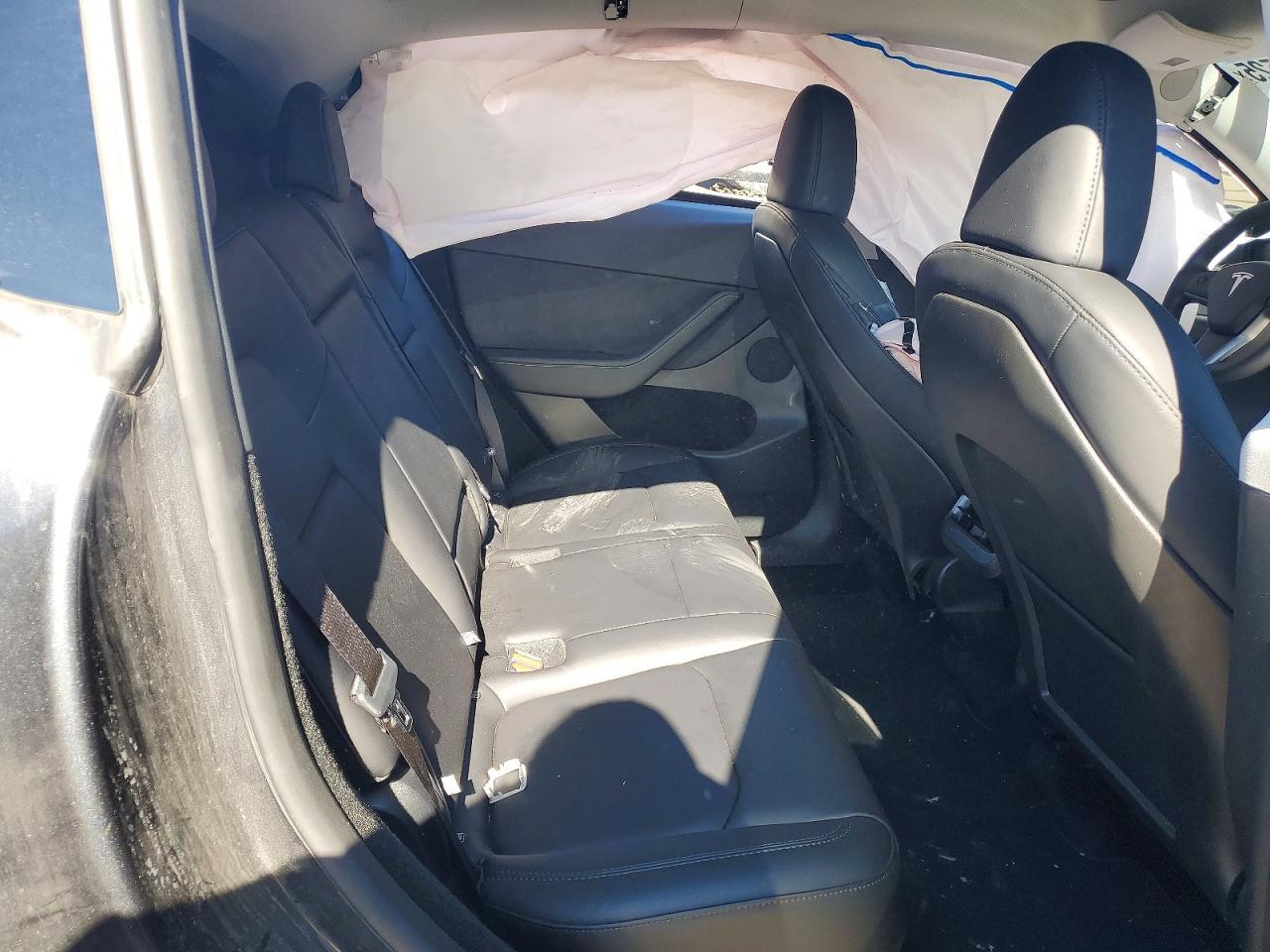 2025 TESLA MODEL Y