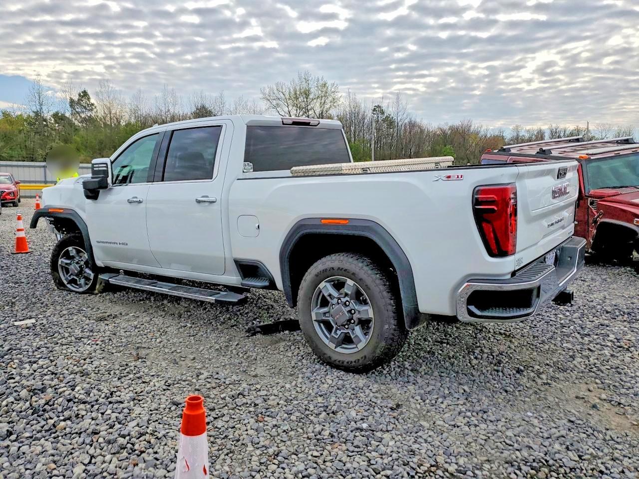 2025 GMC Sierra