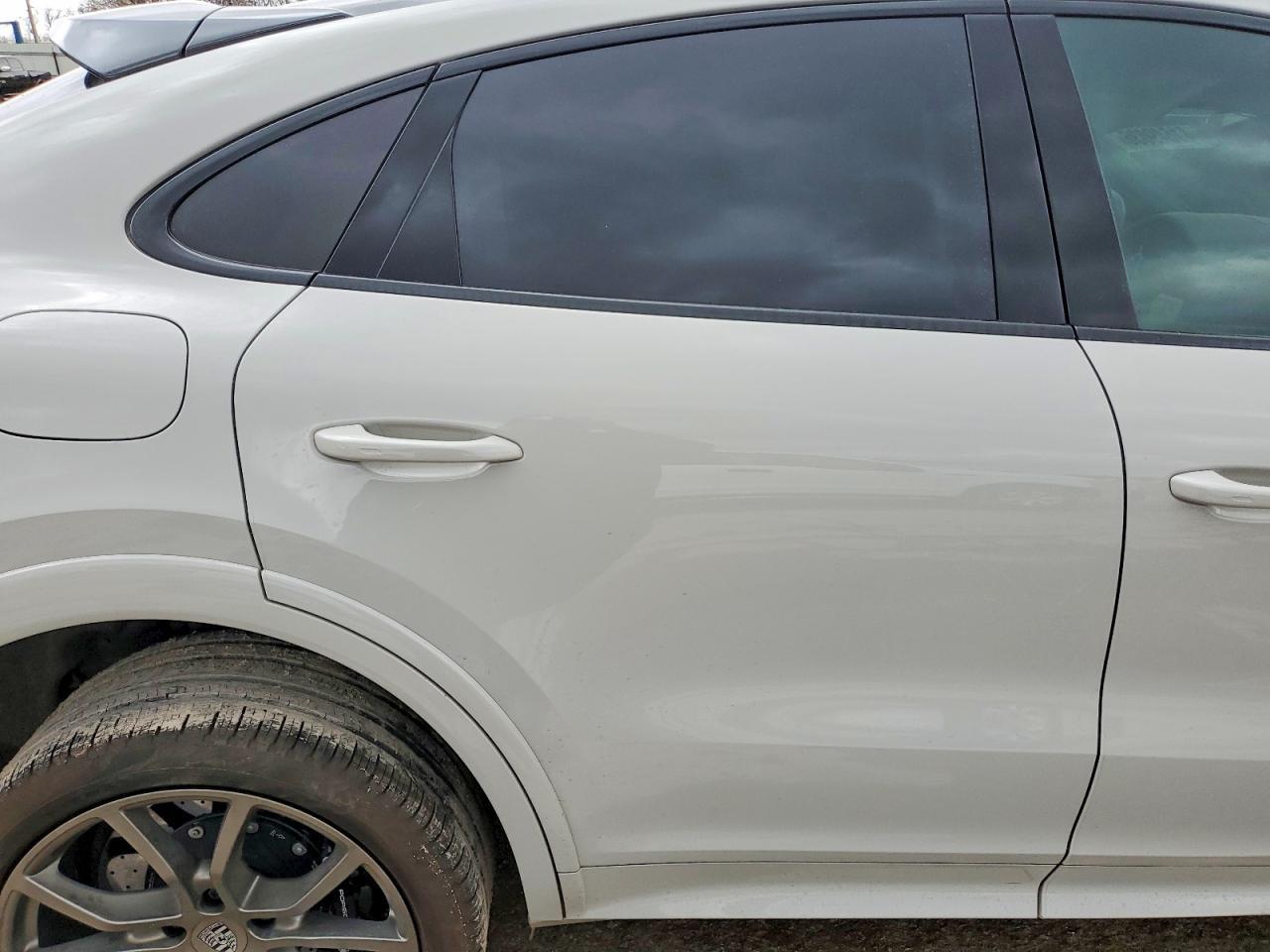 2022 PORSCHE CAYENNE