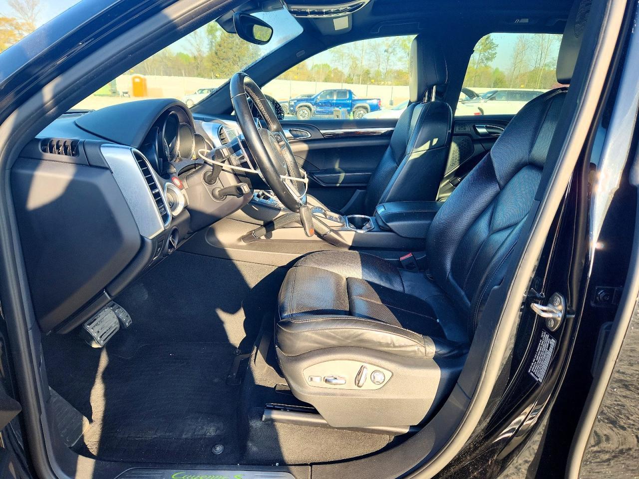 2018 PORSCHE CAYENNE