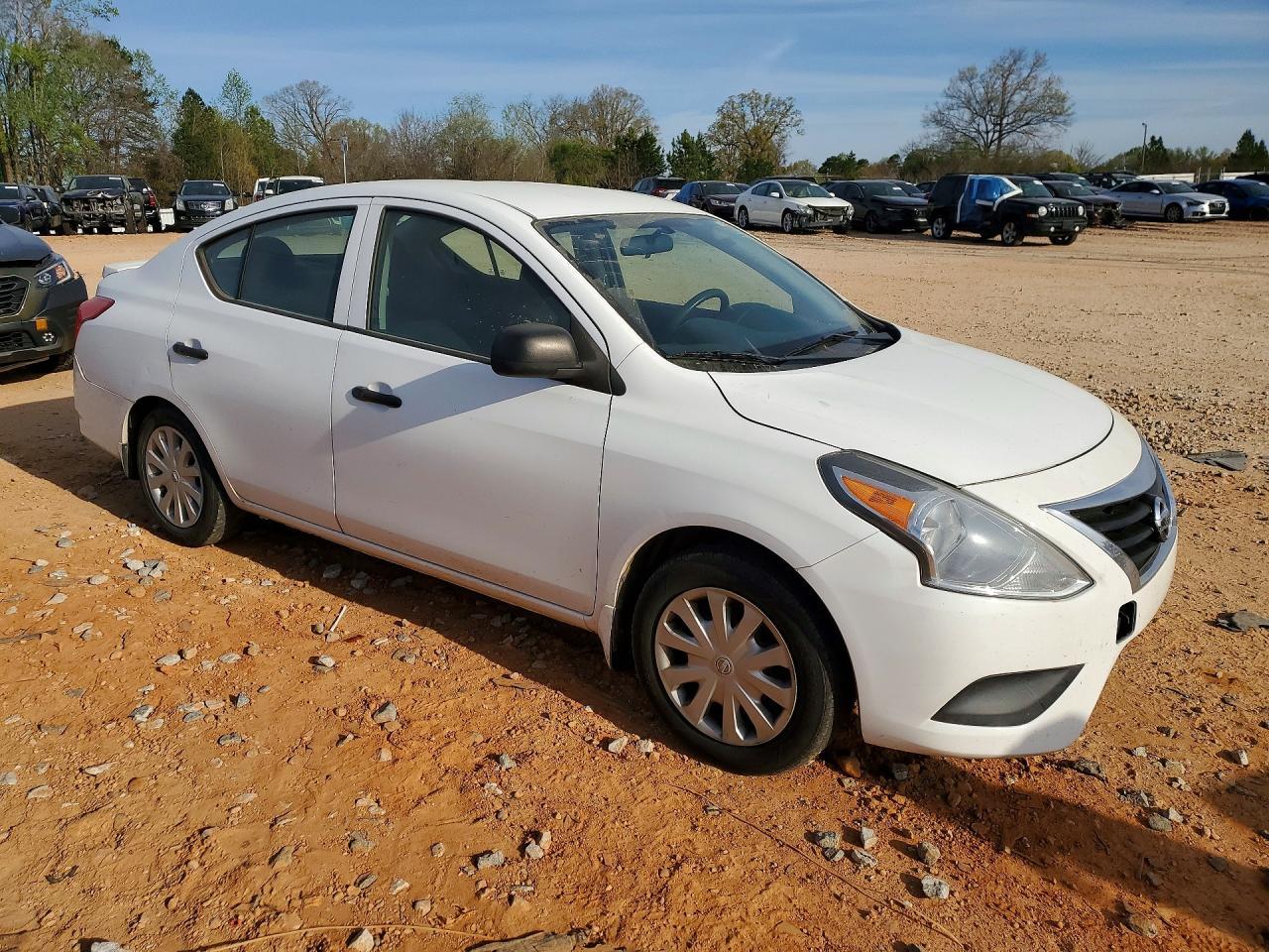 2015 NISSAN VERSA