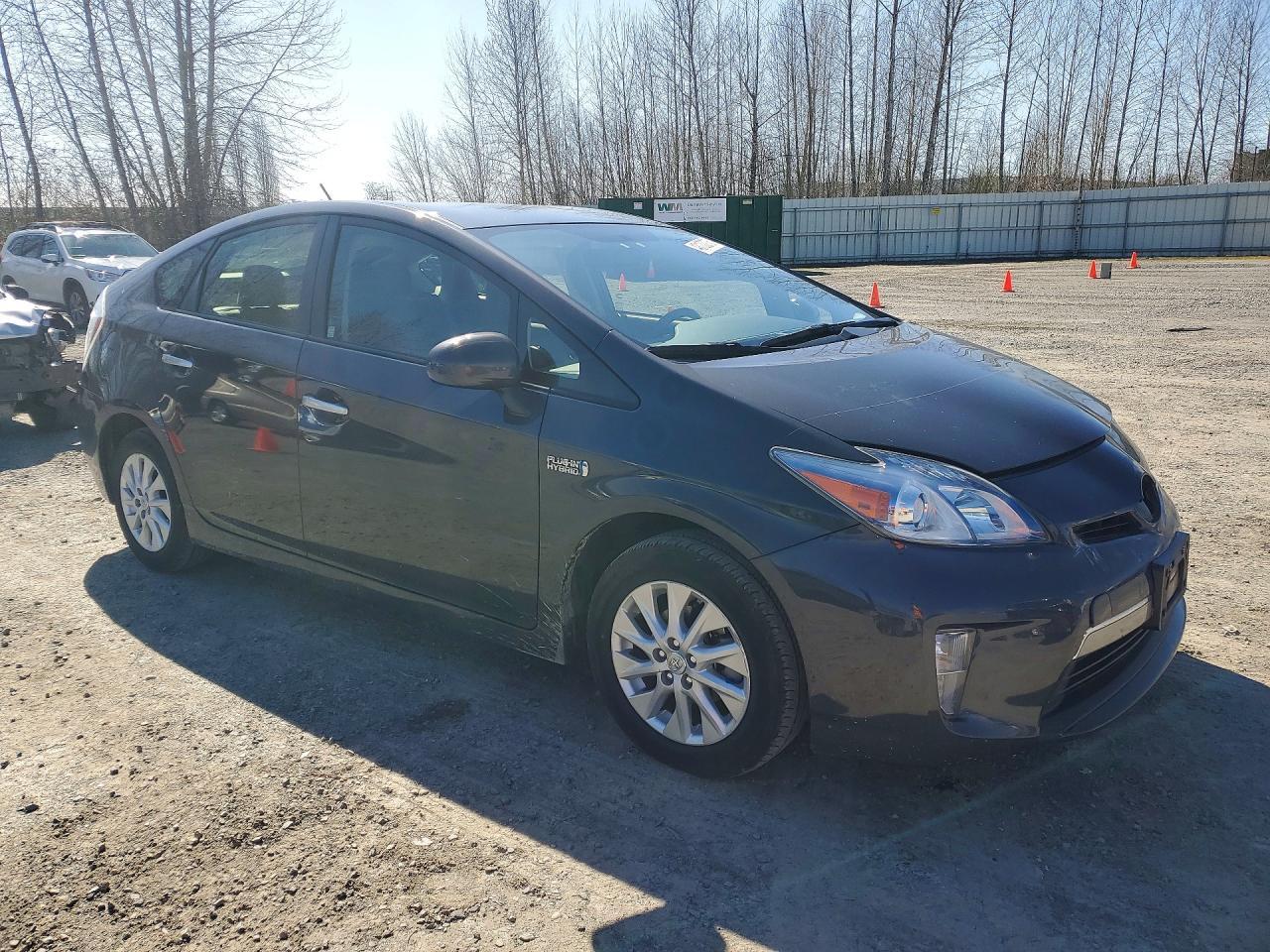 2013 TOYOTA Prius Plug-In