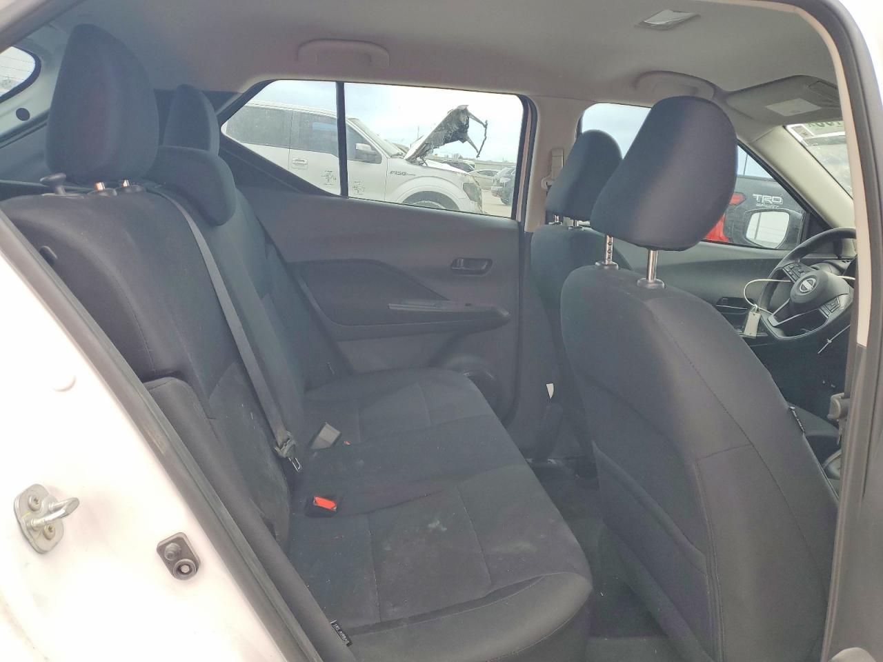 2025 NISSAN KICKS