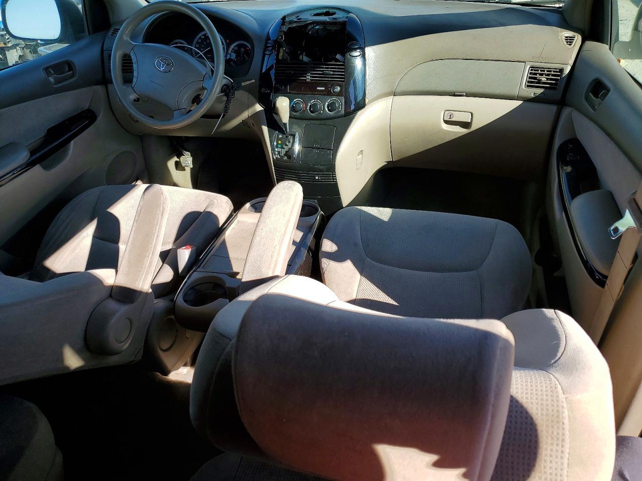 2004 TOYOTA SIENNA