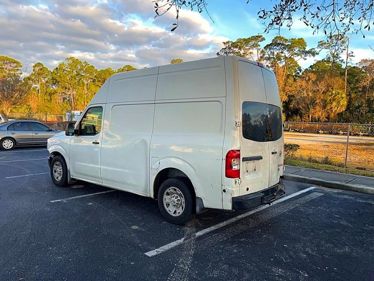 2017 NISSAN NV 2500