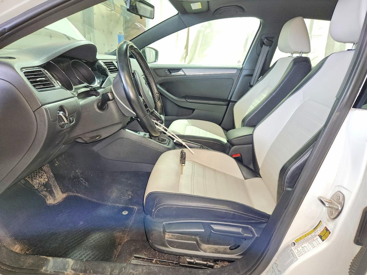 2016 VOLKSWAGEN JETTA