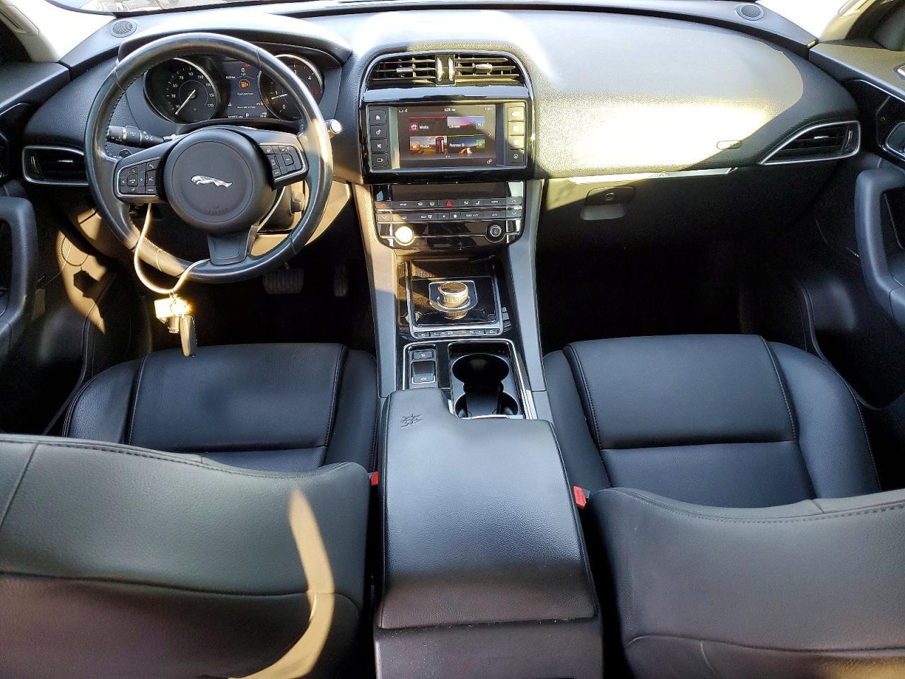 2018 JAGUAR F-Pace
