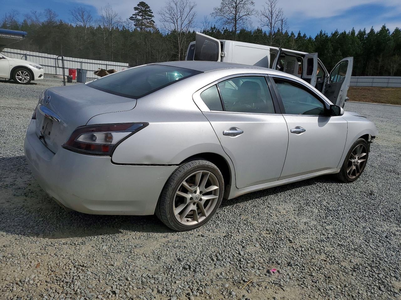 2013 NISSAN Maxima