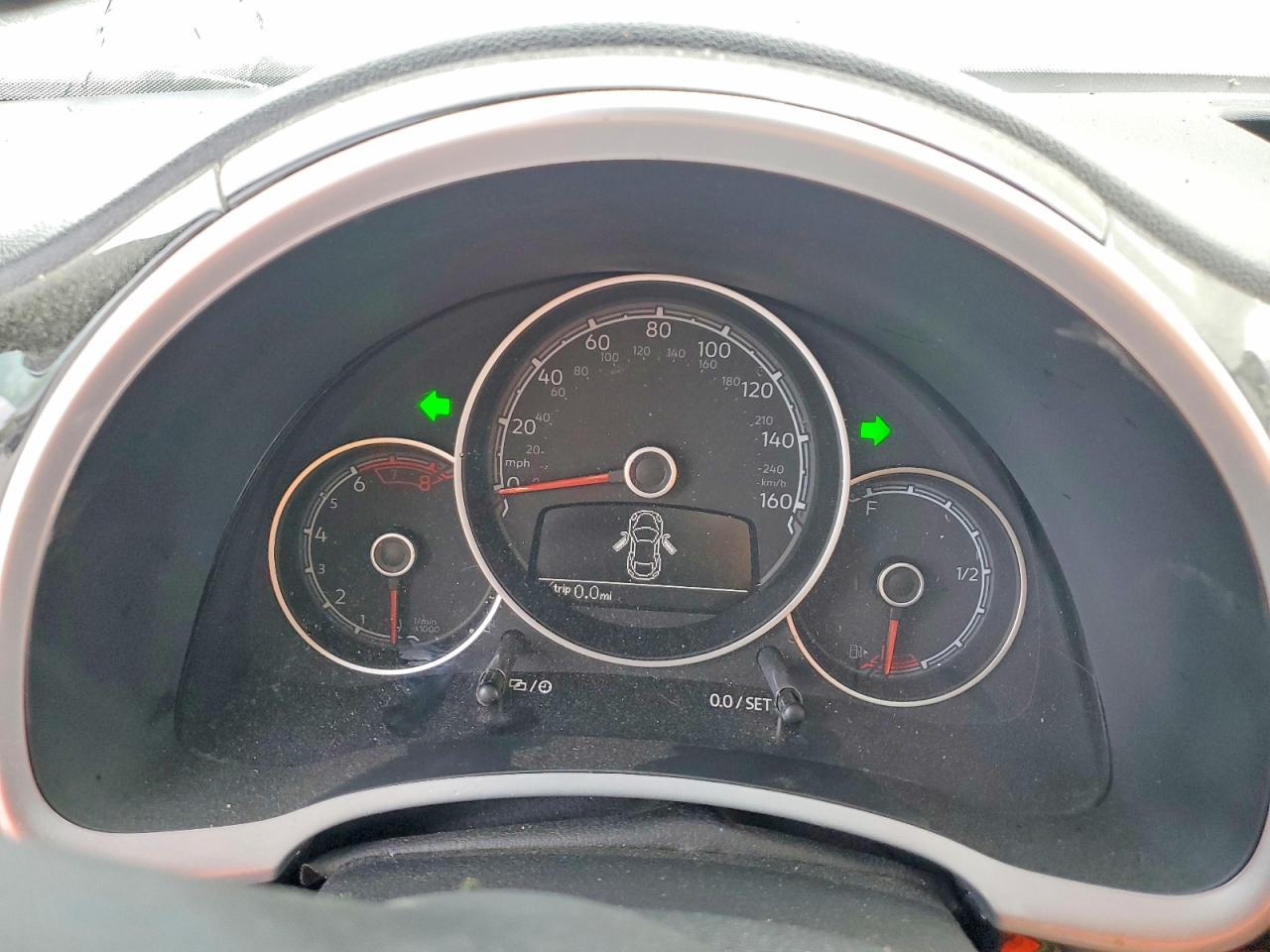 2018 VOLKSWAGEN Beetle