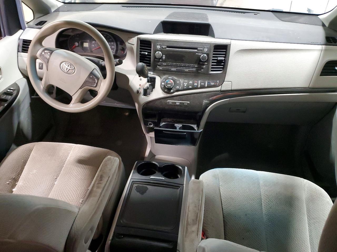 2014 TOYOTA SIENNA