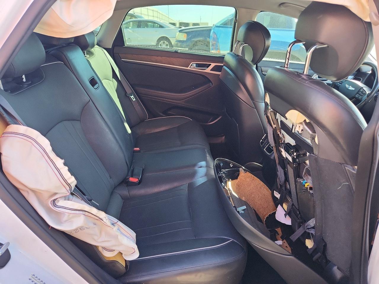2015 HYUNDAI GENESIS