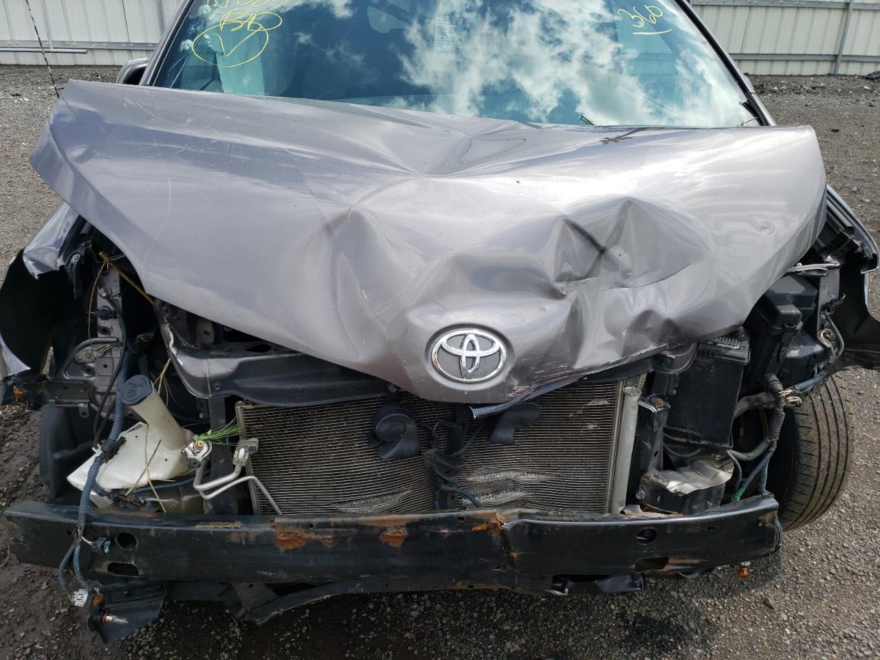 2013 TOYOTA SIENNA