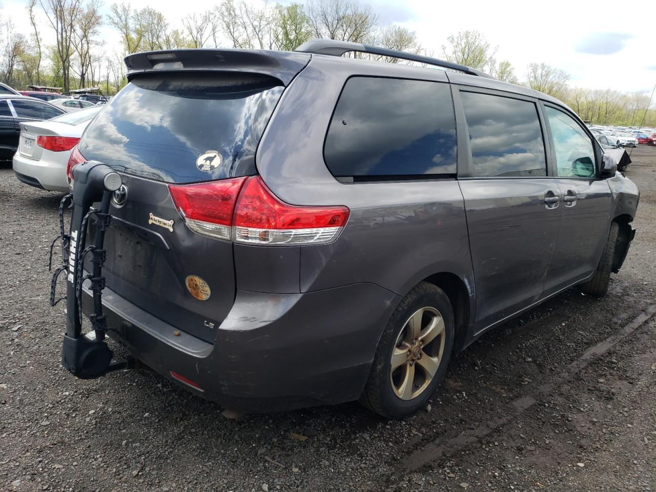 2013 TOYOTA SIENNA