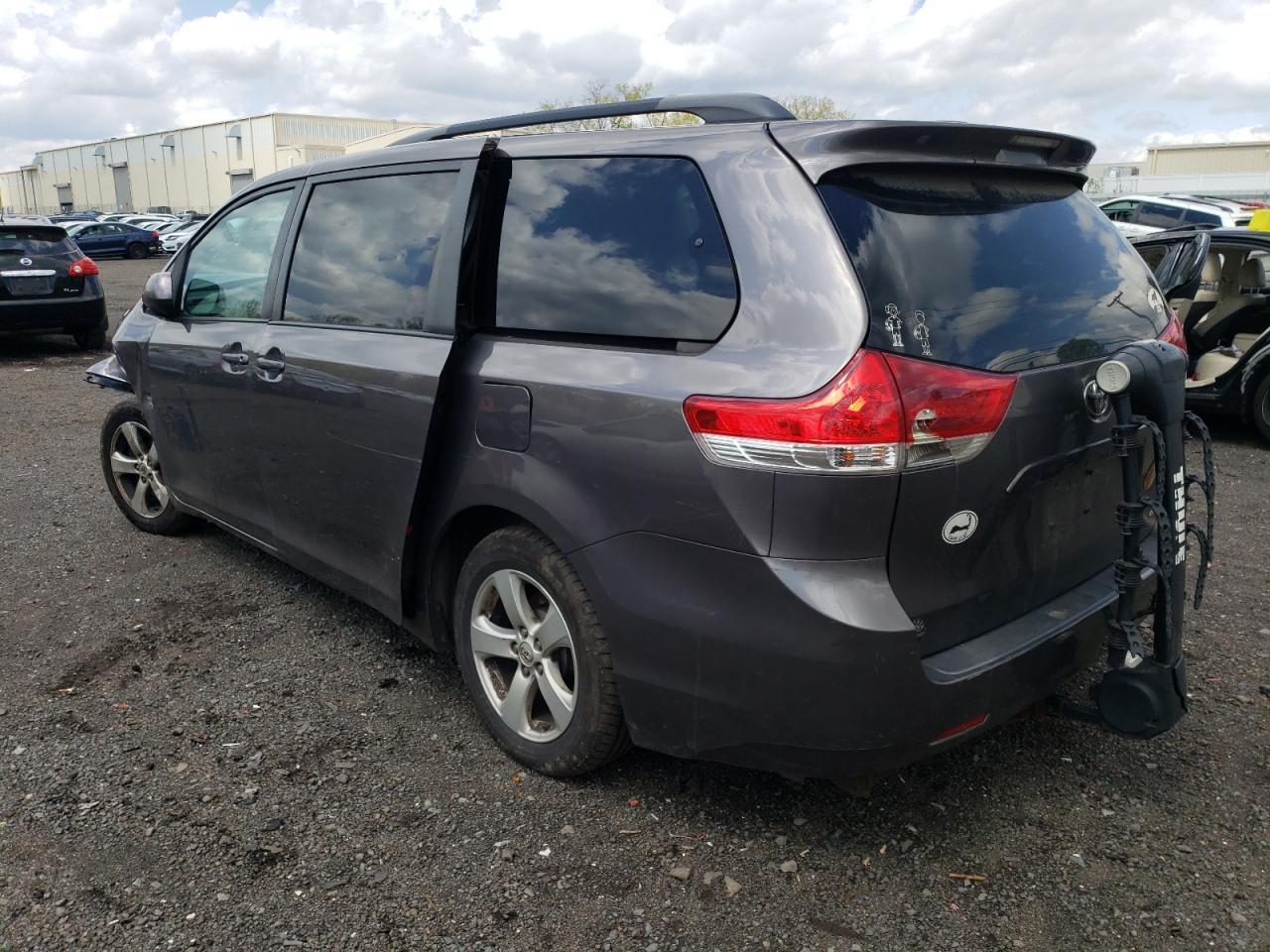 2013 TOYOTA SIENNA