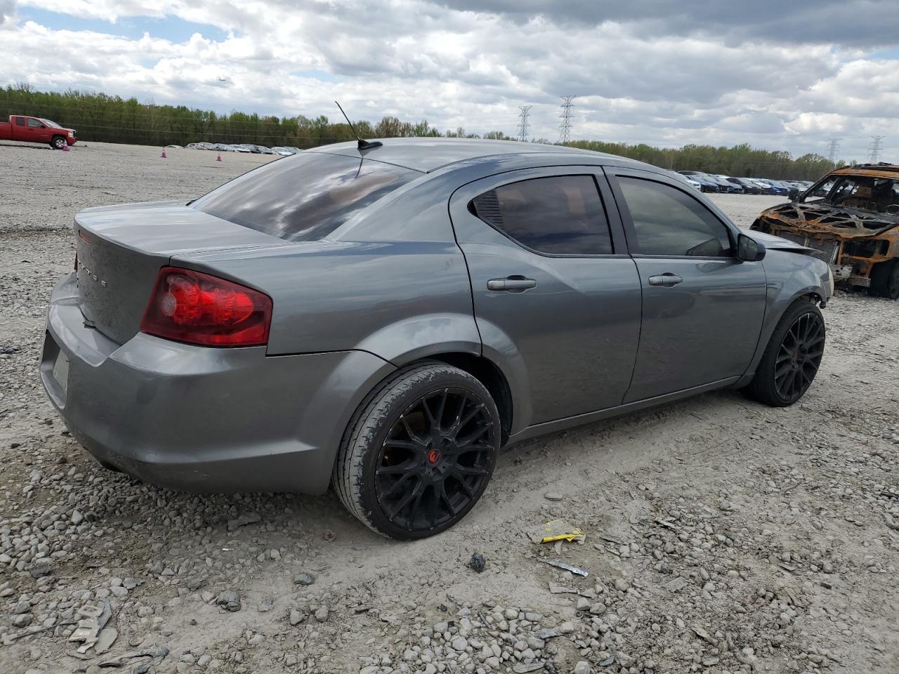 2013 DODGE Avenger