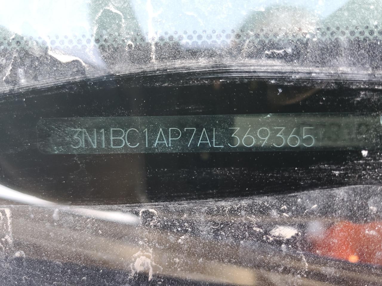 2010 NISSAN VERSA
