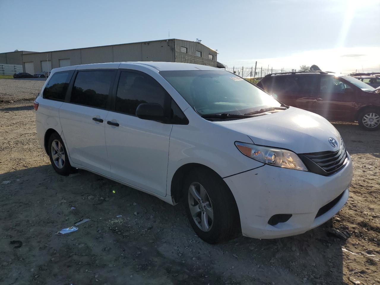 2017 TOYOTA SIENNA