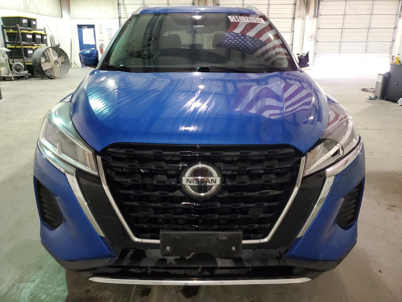2021 NISSAN KICKS