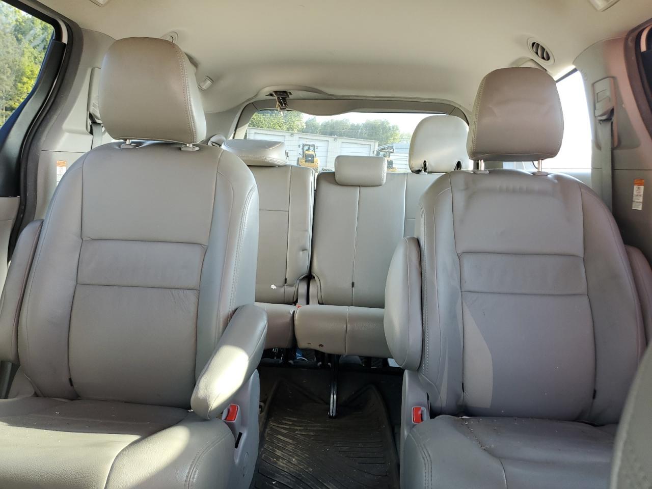 2017 TOYOTA SIENNA