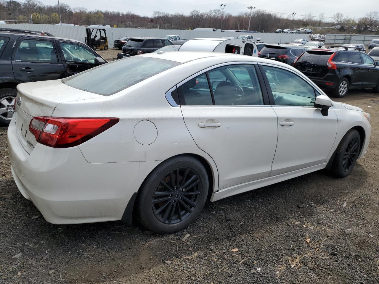 2017 SUBARU Legacy