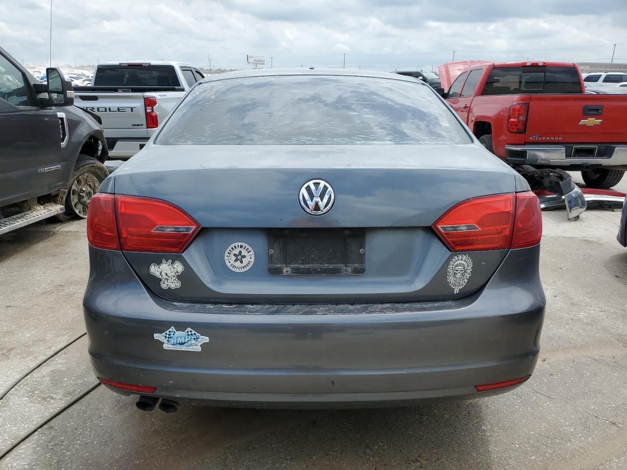 2011 VOLKSWAGEN JETTA