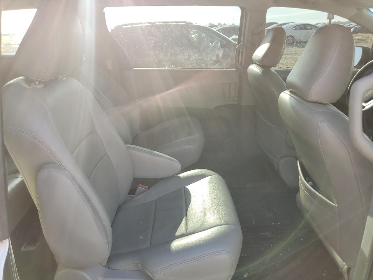 2017 TOYOTA SIENNA