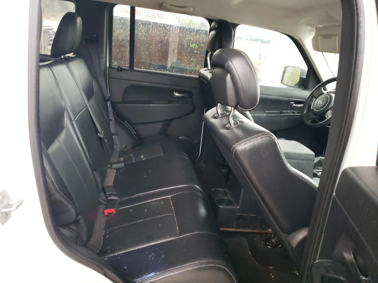 2012 JEEP Liberty