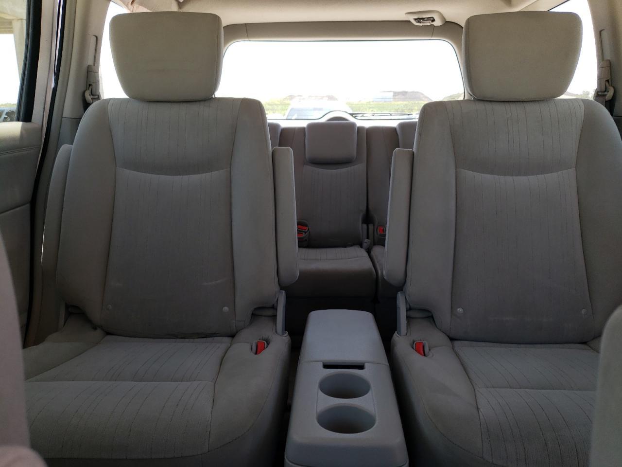 2016 NISSAN Quest