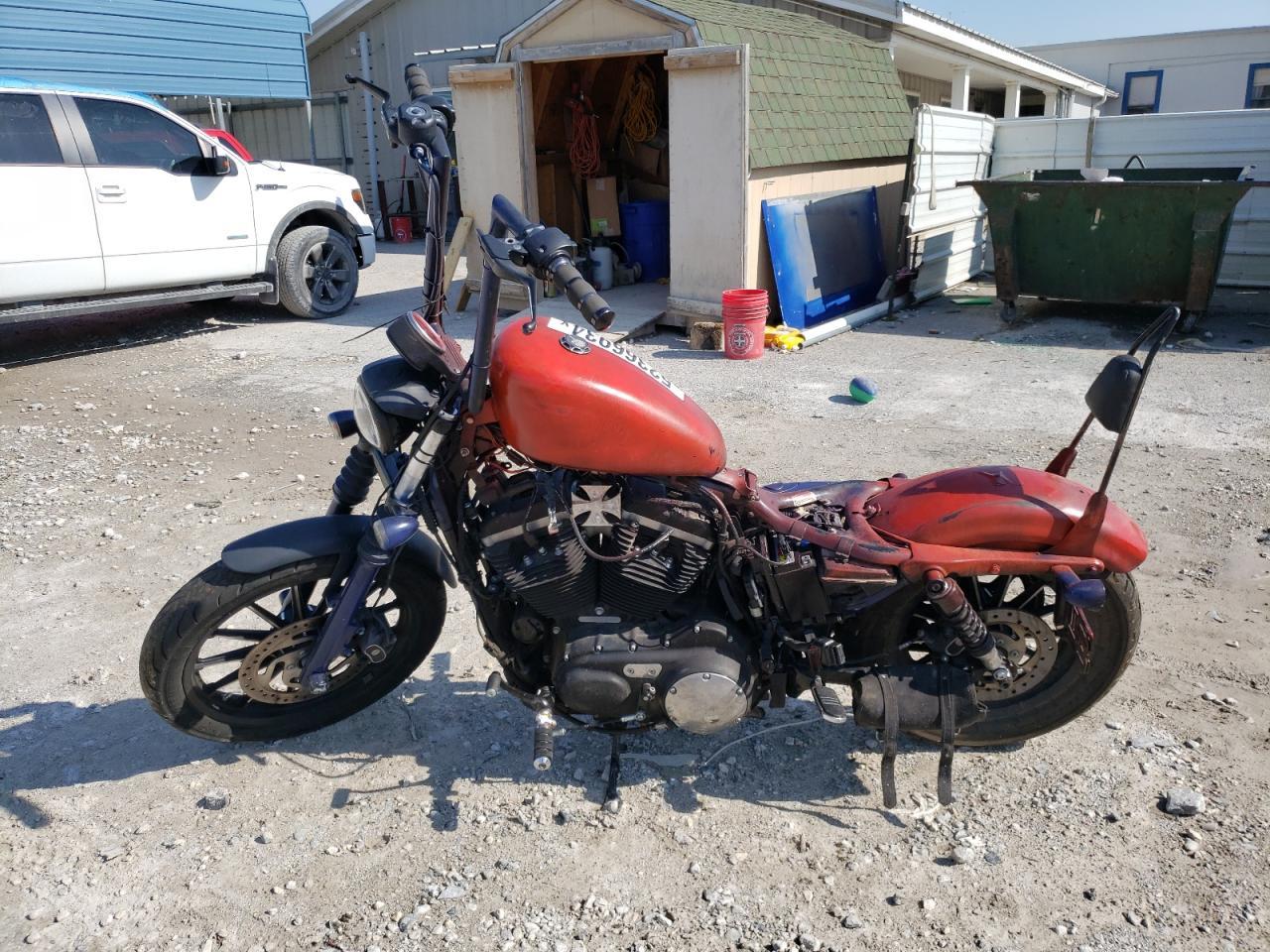 2015 HARLEY-DAVIDSON Xl883