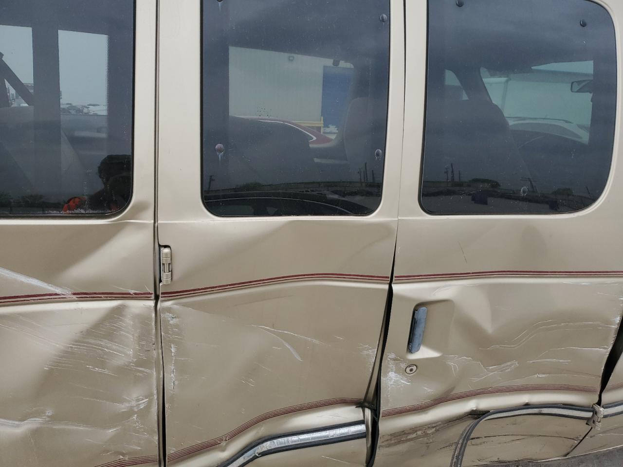 1999 FORD Econoline E350