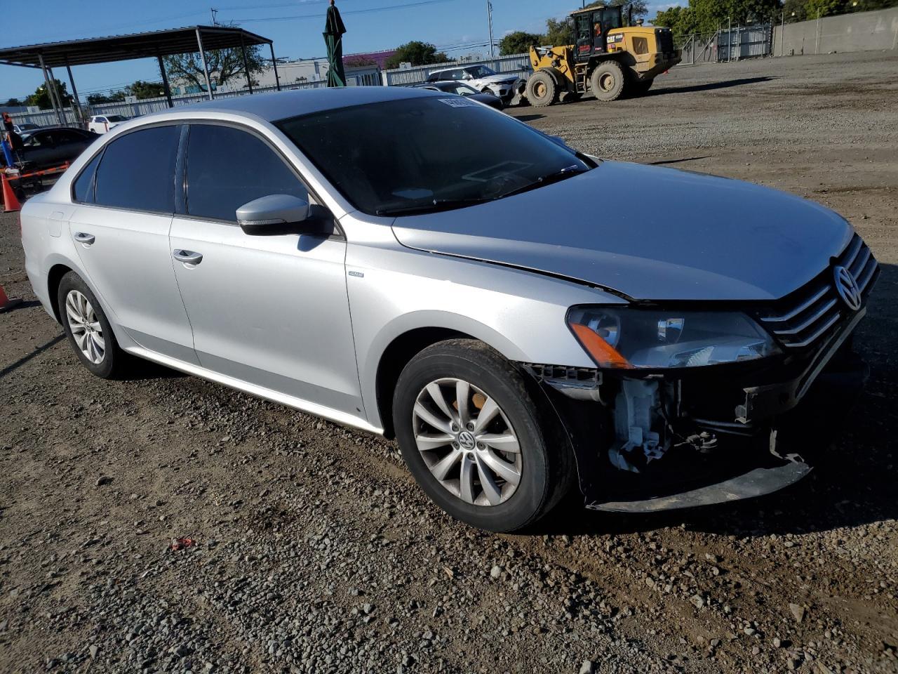 2014 VOLKSWAGEN Passat