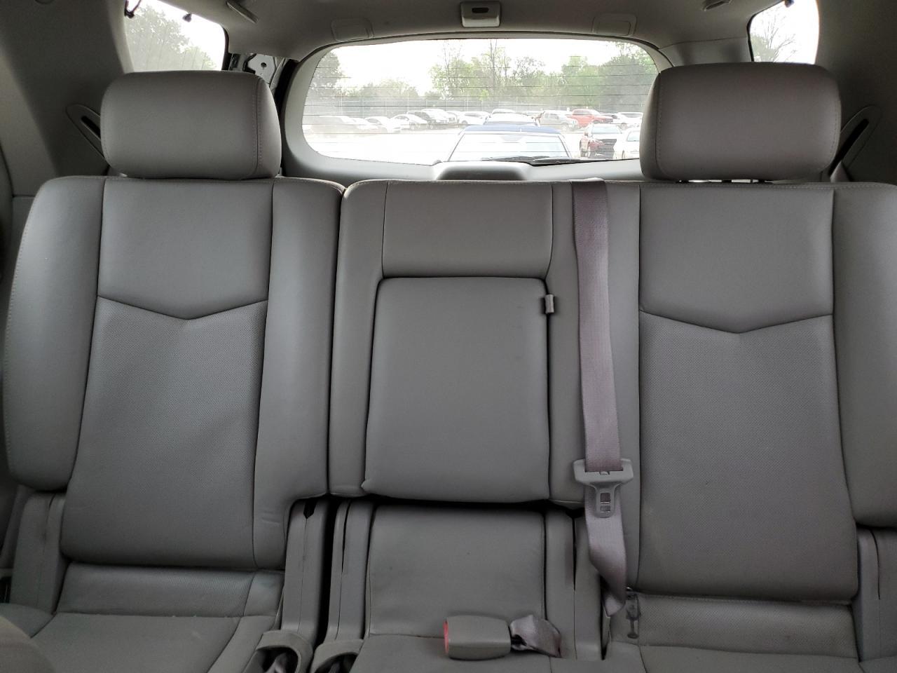 2004 CADILLAC SRX