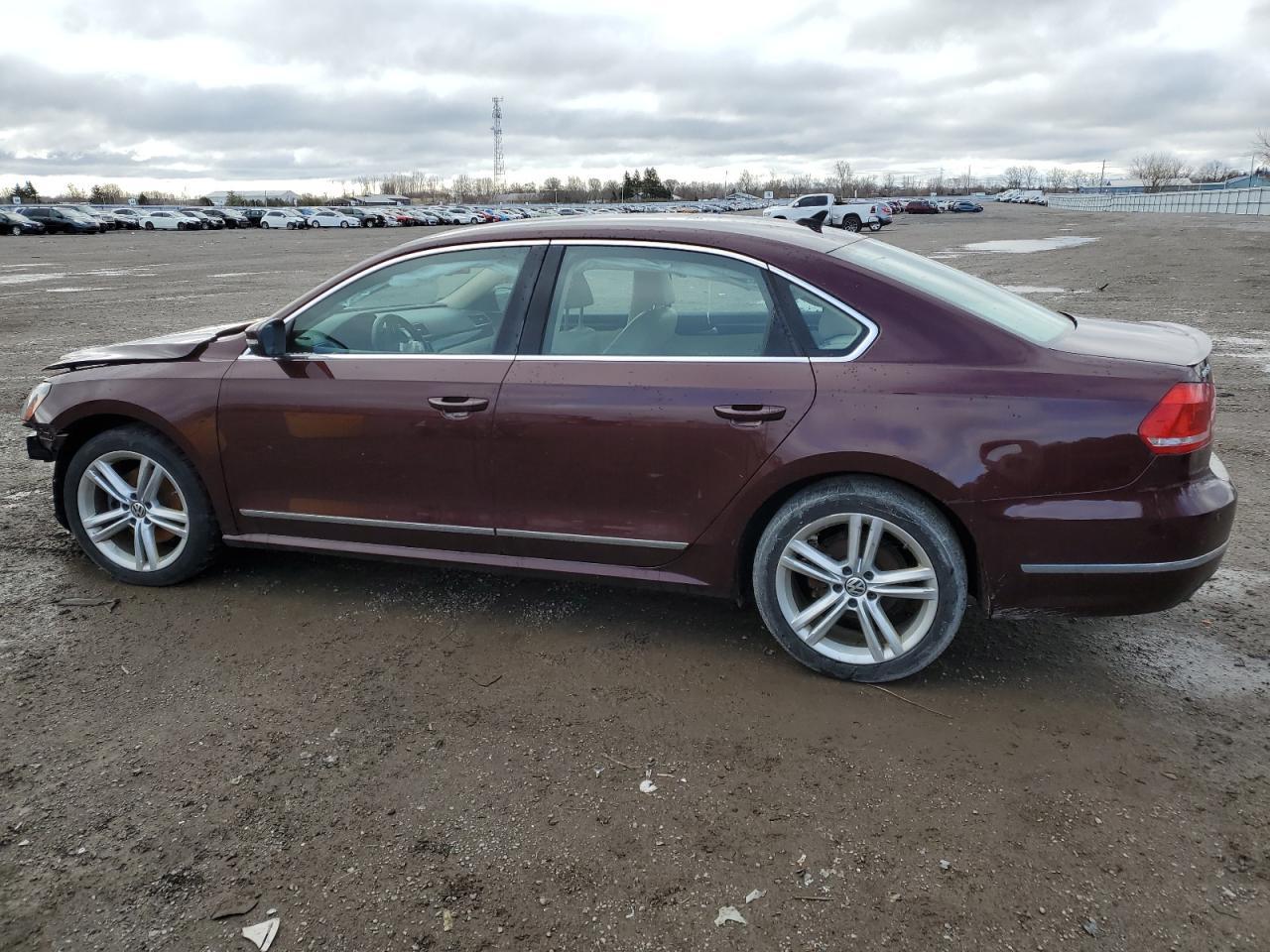 2014 VOLKSWAGEN Passat