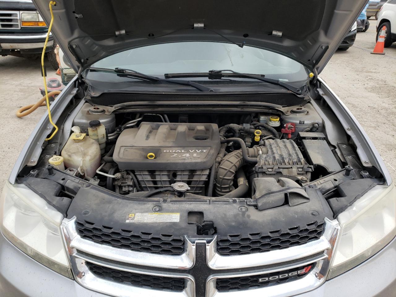 2013 DODGE Avenger