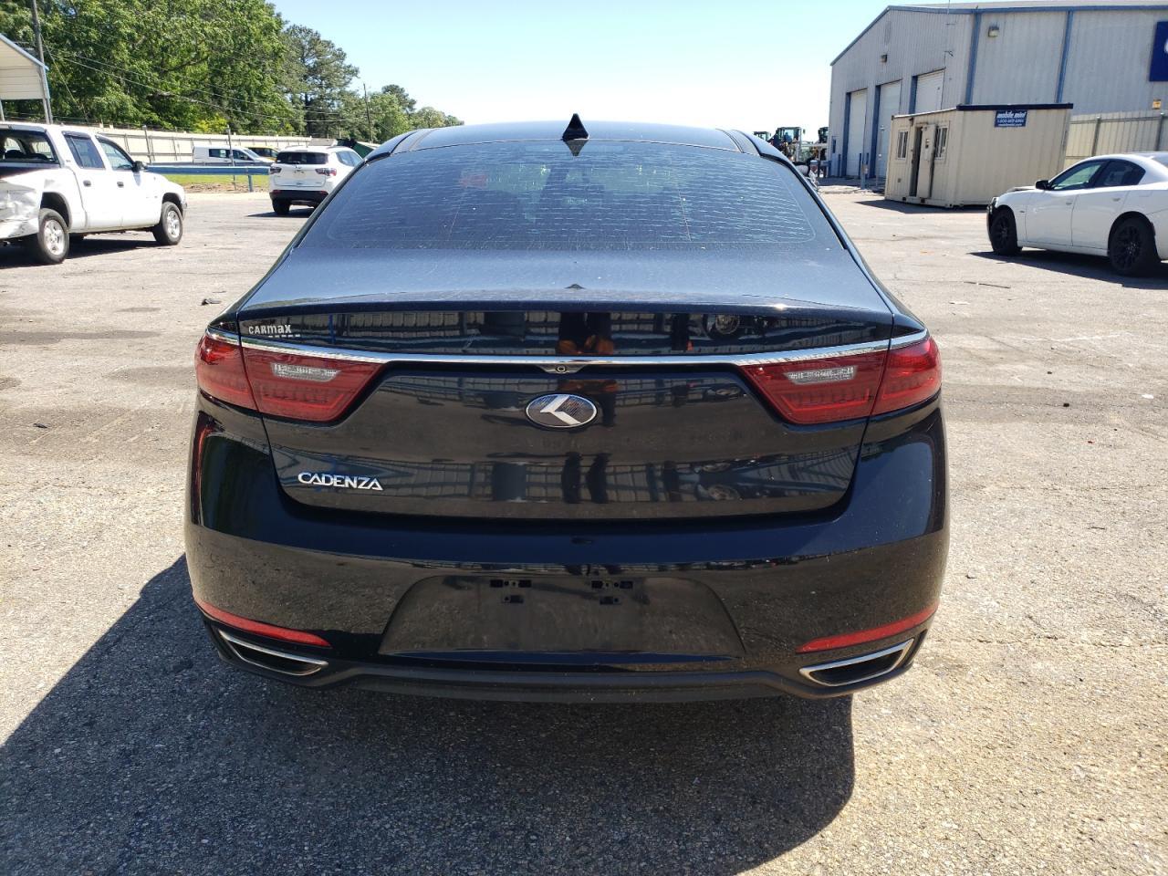 2017 KIA Cadenza