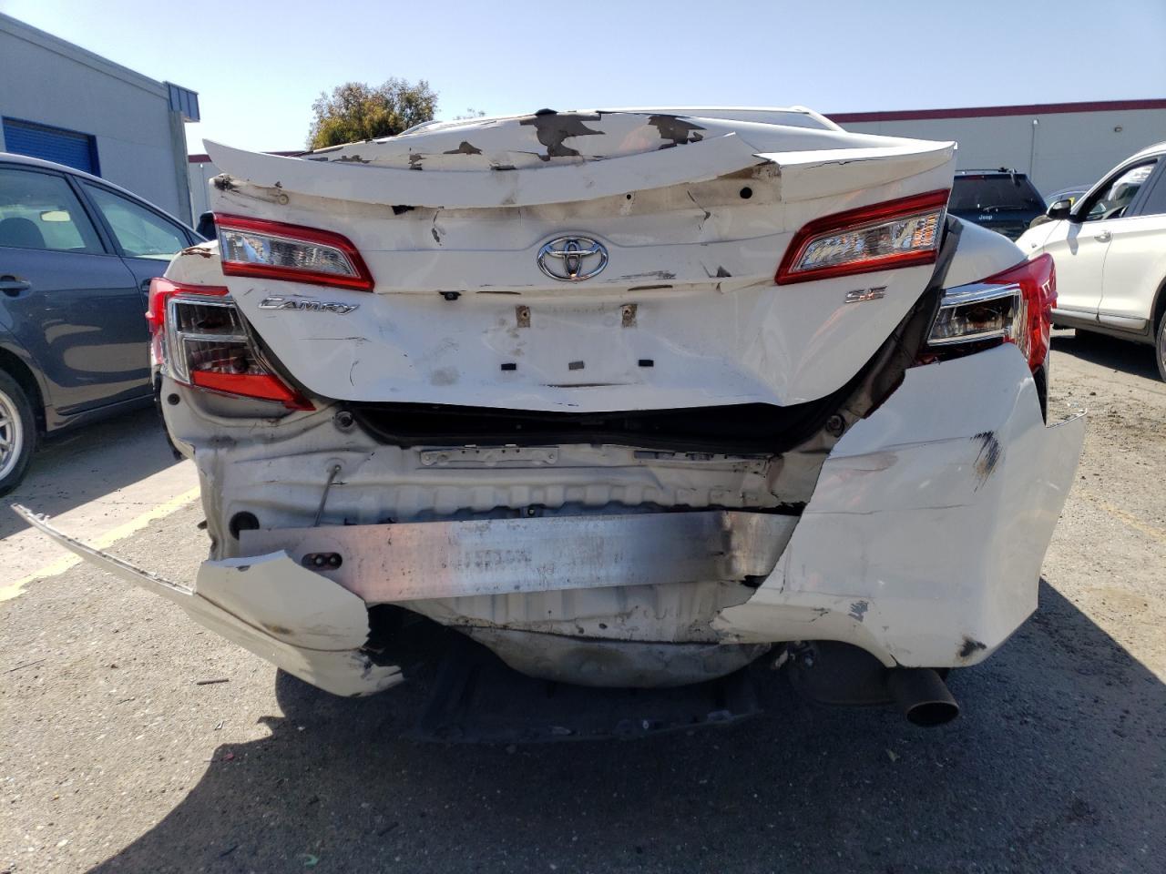 2014 TOYOTA CAMRY