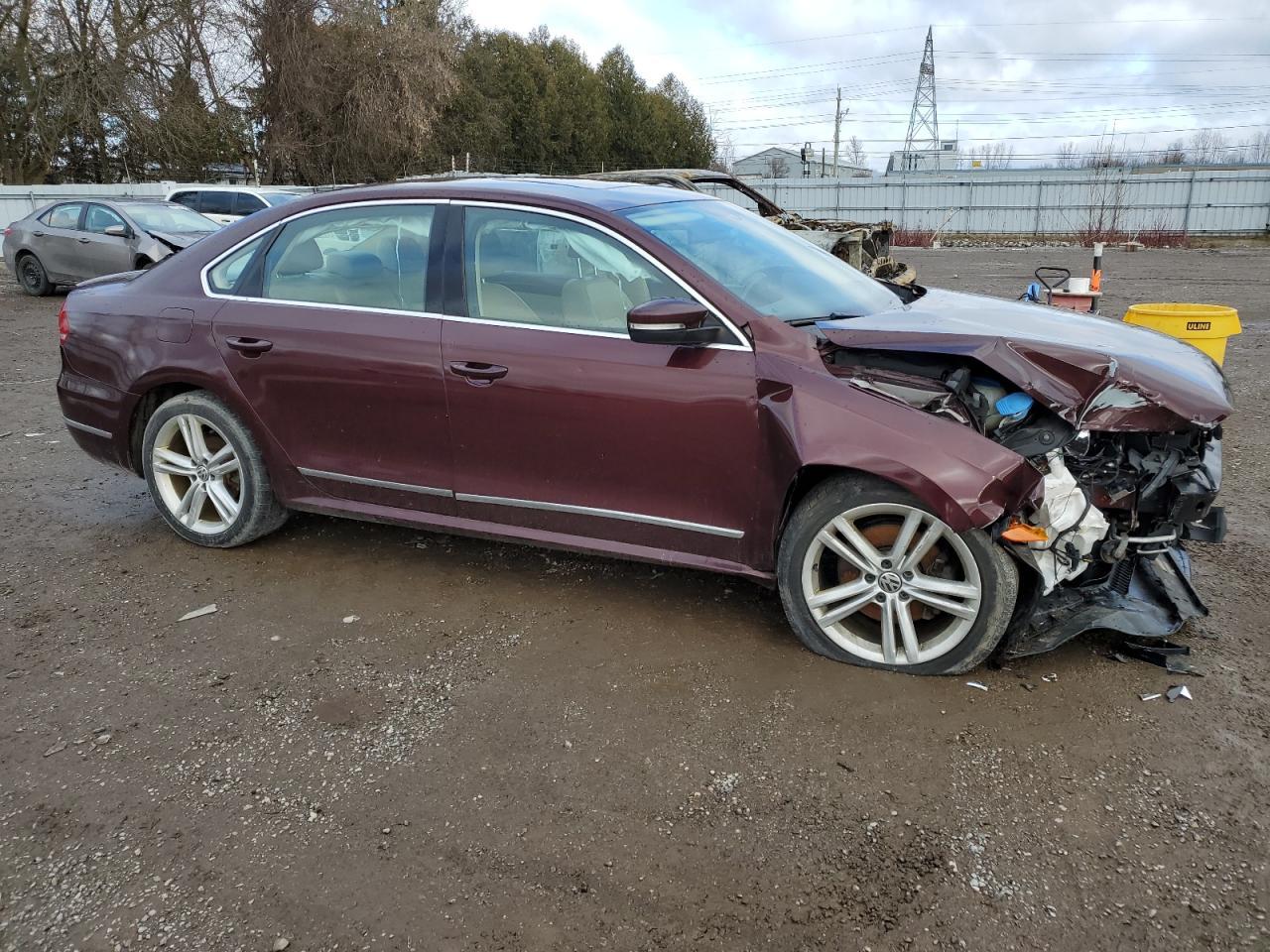 2014 VOLKSWAGEN Passat