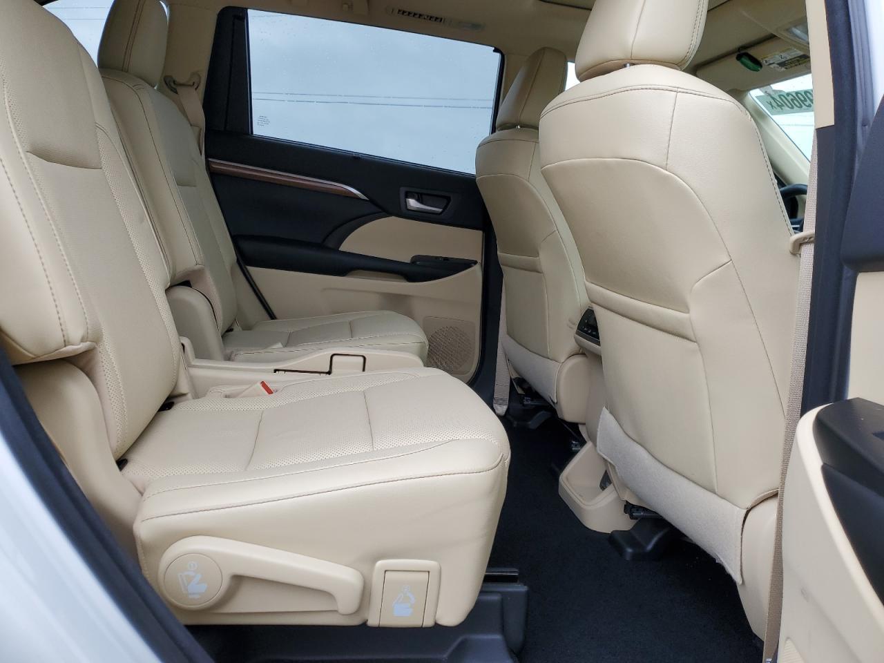 2017 TOYOTA HIGHLANDER