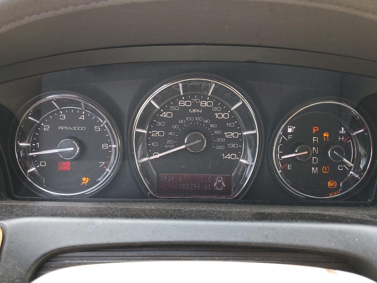 2010 LINCOLN MKS