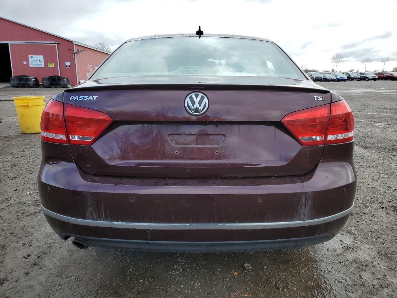 2014 VOLKSWAGEN Passat