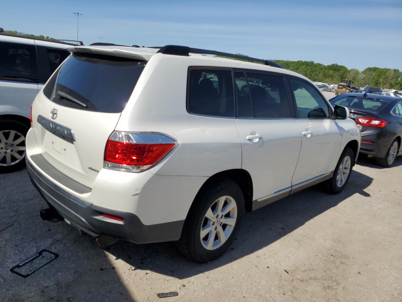 2011 TOYOTA HIGHLANDER