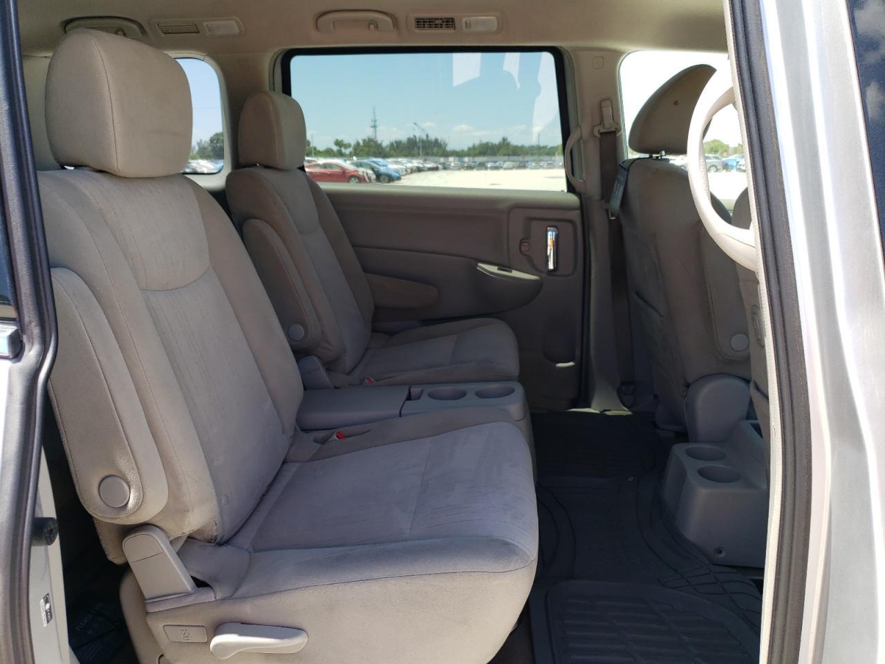 2016 NISSAN Quest