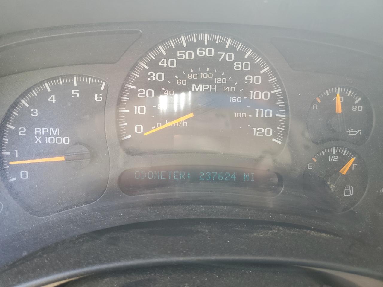 2005 CHEVROLET Suburban