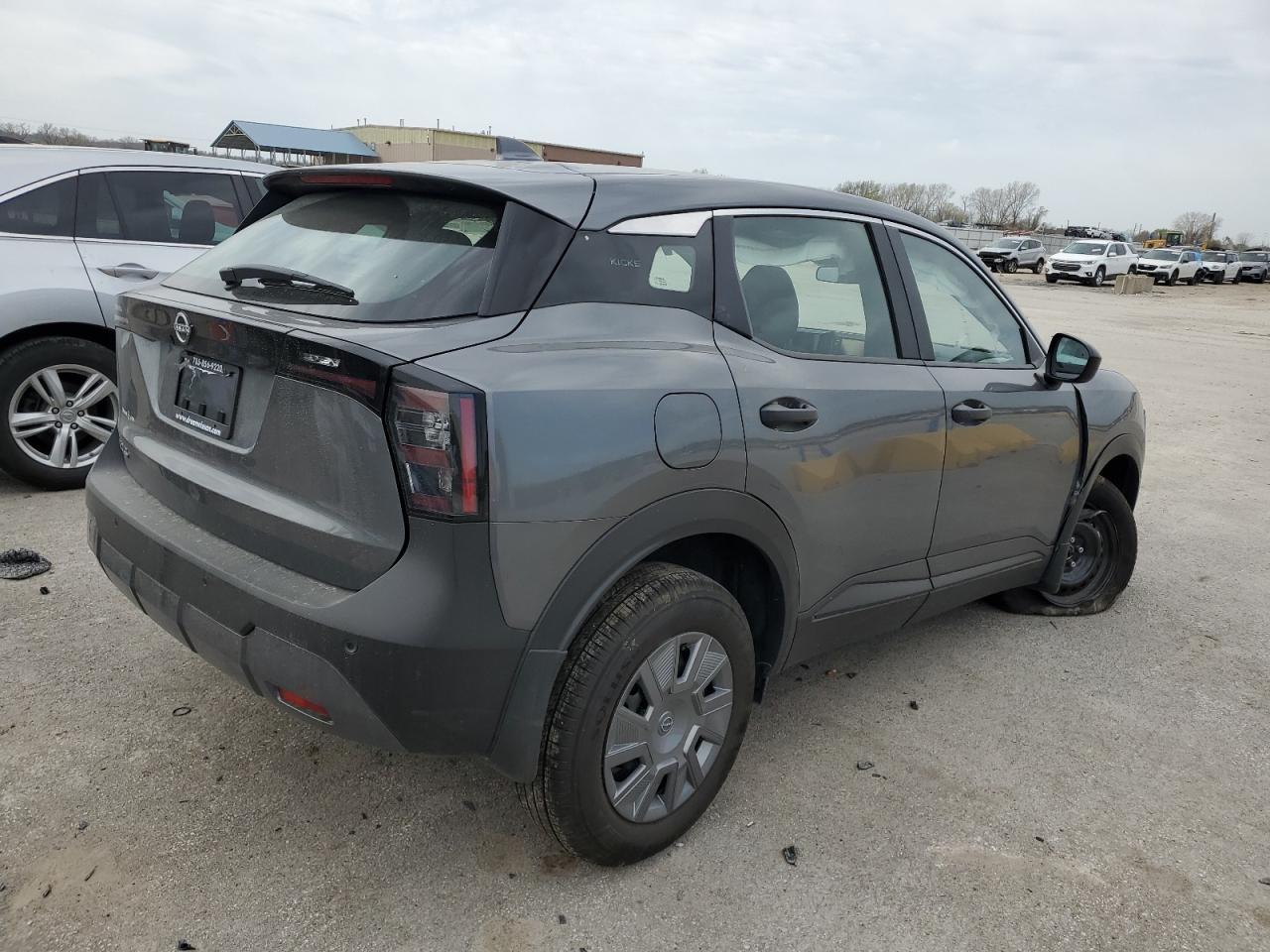 2025 NISSAN KICKS