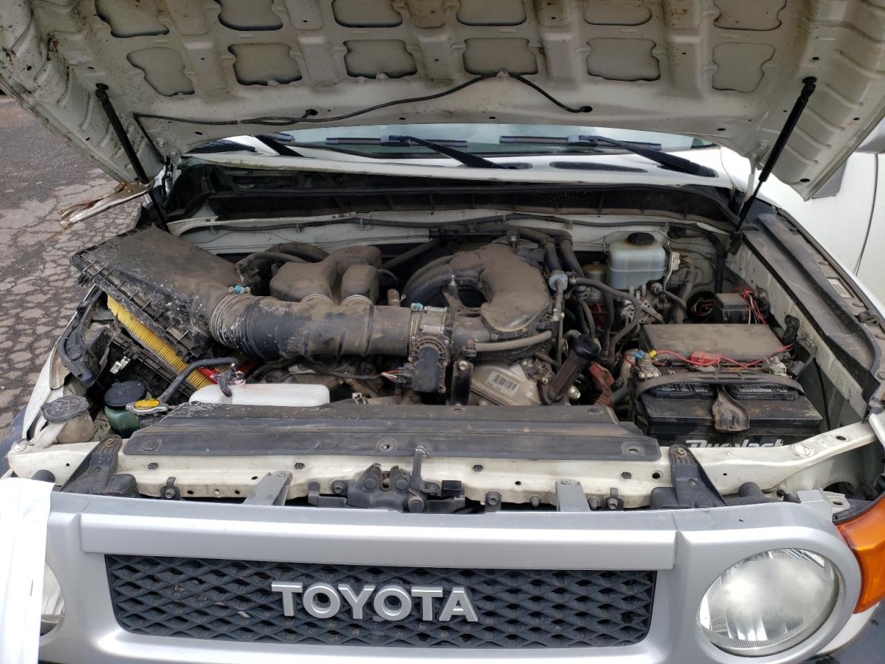 2010 TOYOTA FJ Cruiser