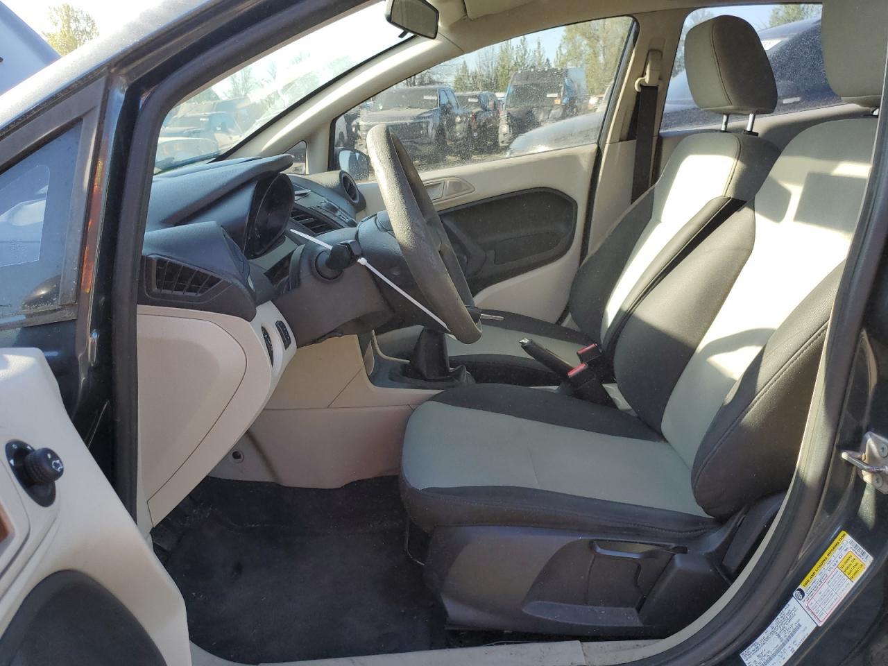 2011 FORD Fiesta