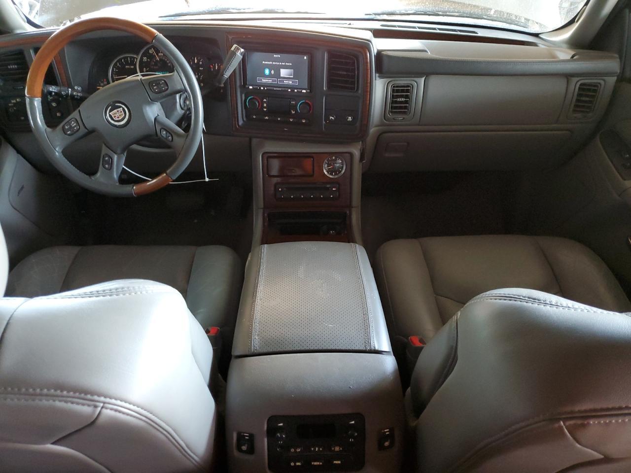 2004 CADILLAC ESCALADE
